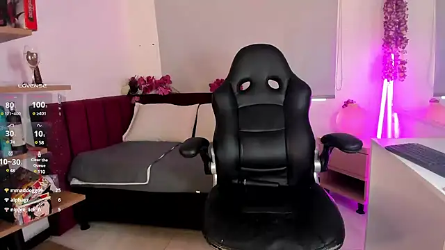 Snapshot of mia_thompsonn_ chatting on January 24, 5:32 pm mia thompsonn  online show from January 24, 5:32 pm