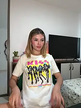 Your Honeey online show from March 16, 9:16 pm