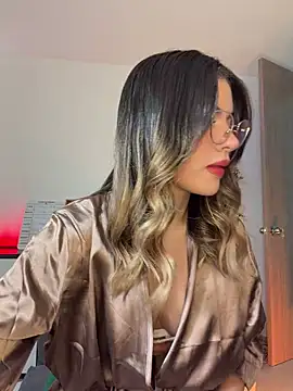 Snapshot of Your_Honeey chatting on February 17, 6:58 pm Your Honeey online show from February 17, 6:58 pm