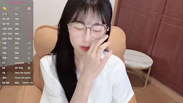 Snapshot of 4uoki chatting on February 16, 3:30 pm 4uoki online show from February 16, 3:30 pm