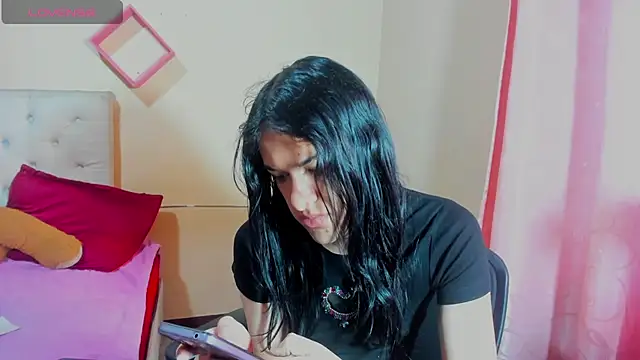 Snapshot of sweet1Girl chatting on December 19, 12:23 pm sweet1Girl online show from December 19, 12:23 pm
