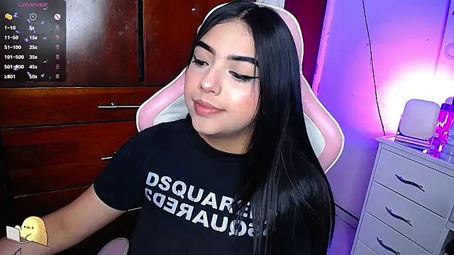 eva six online show from December 4, 8:29 pm