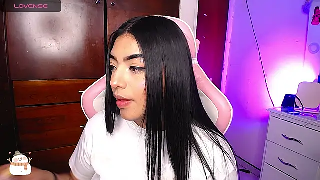 eva six online show from December 17, 6:20 pm