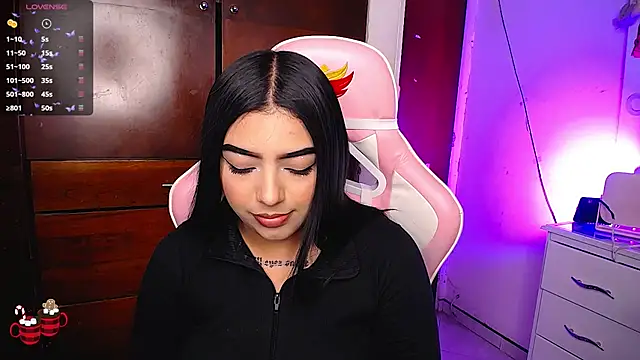 eva six online show from December 19, 7:51 pm