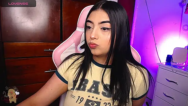 eva six online show from December 30, 11:06 pm