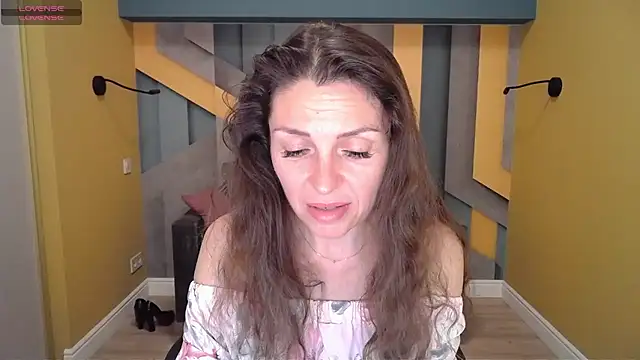 EllaLong online show from February 2, 3:39 pm