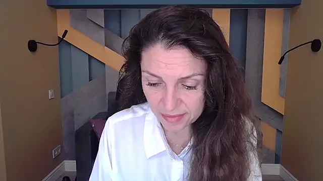 EllaLong online show from October 8, 11:30 am