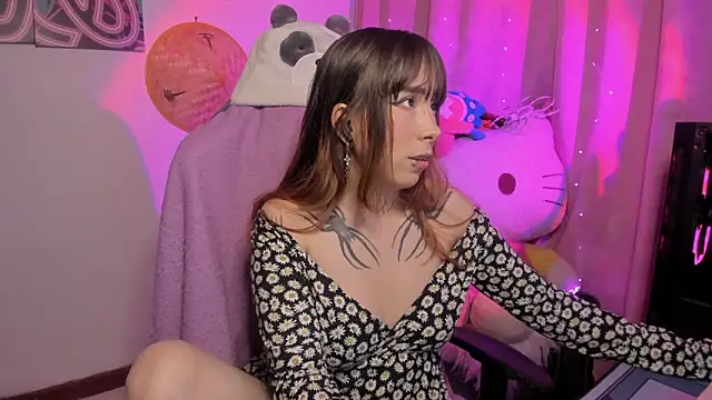 Waifu Aika online show from January 18, 9:18 pm