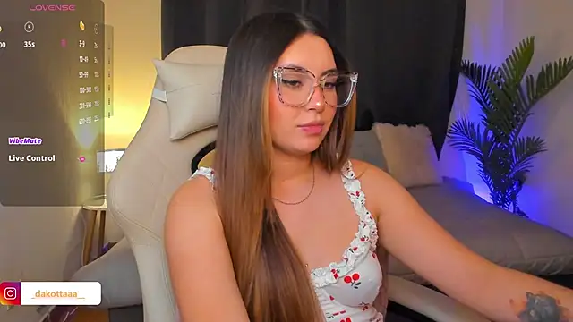 dakottaa  online show from February 15, 12:29 am