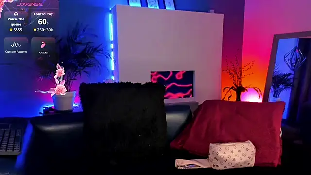 Megan inked online show from July 18, 3:22 am
