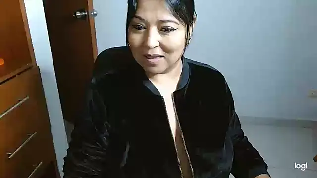 mariemiller19 online show from December 10, 7:16 am