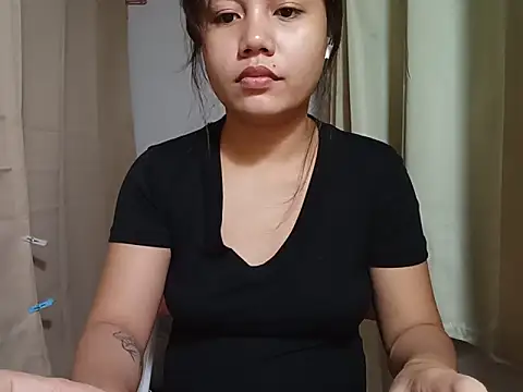 Snapshot of sweet_goldenAngel chatting on May 16, 5:34 pm sweet goldenAngel online show from May 16, 5:34 pm