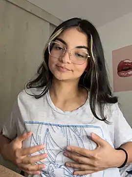 Cat2525 online show from April 5, 9:01 pm