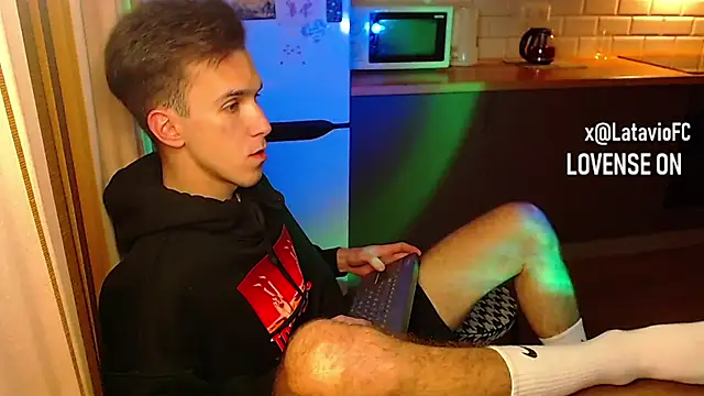 Snapshot of Midnighter_ chatting on October 30, 11:38 pm Midnighter  online show from October 30, 11:38 pm