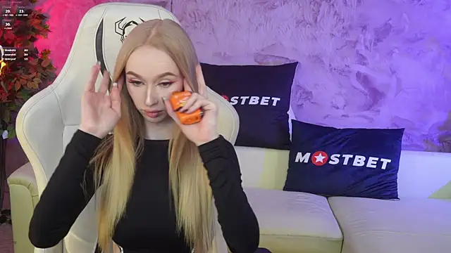 Amelia Blaze online show from December 16, 10:45 pm