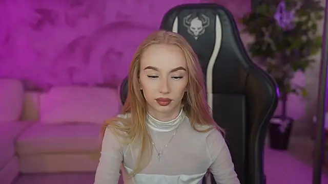 Amelia Blaze online show from February 12, 7:55 am