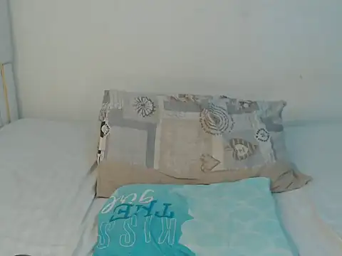 wetmypants online show from February 27, 10:10 pm