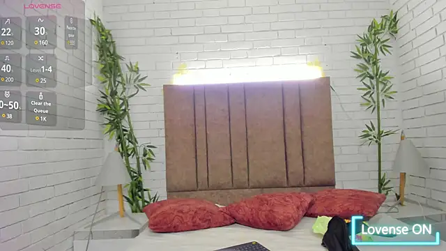 charlottewhitte online show from January 31, 1:34 pm