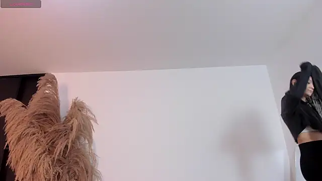 charlottewhitte online show from February 28, 11:03 am