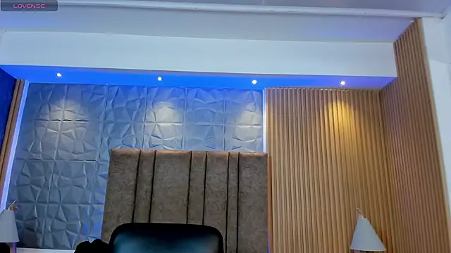 charlottewhitte online show from September 28, 1:27 pm