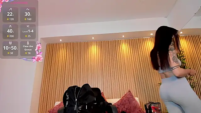 charlottewhitte online show from February 12, 11:16 am