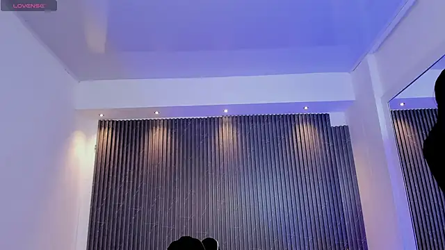 charlottewhitte online show from March 2, 11:17 am