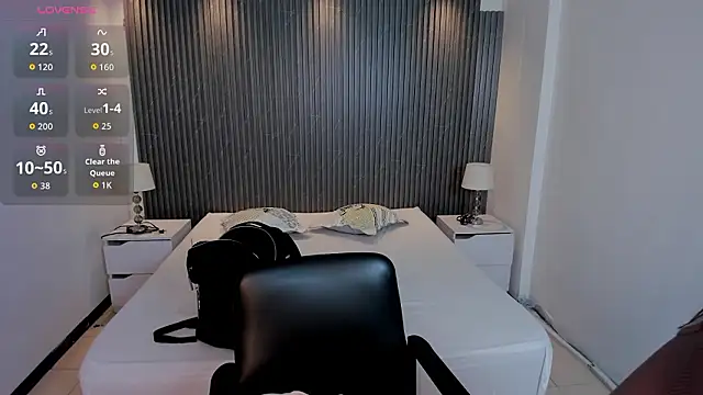 charlottewhitte online show from March 12, 11:38 am