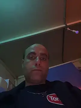 Snapshot of mustican422 chatting on December 7, 2:42 am mustican422 online show from December 7, 2:42 am