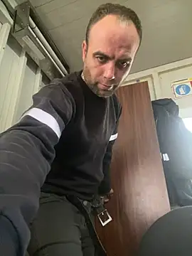 Snapshot of mustican422 chatting on January 12, 5:34 am mustican422 online show from January 12, 5:34 am