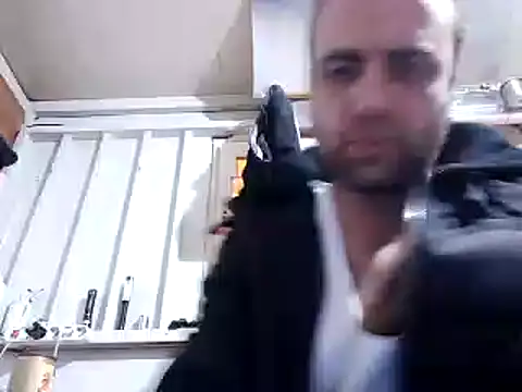 Snapshot of mustican422 chatting on February 28, 10:39 pm mustican422 online show from February 28, 10:39 pm