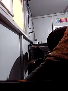 Snapshot of mustican422 chatting on March 4, 3:44 am mustican422 online show from March 4, 3:44 am