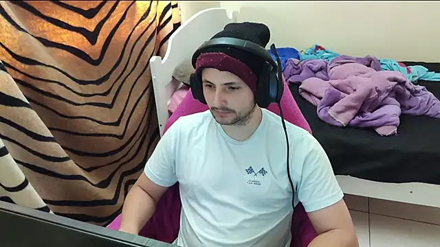 iurytx online show from February 14, 7:02 pm