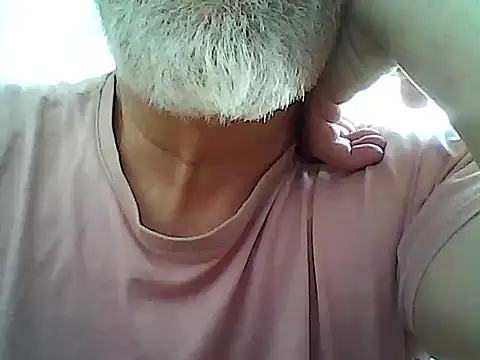 Snapshot of xcimeru chatting on June 5, 2:56 pm xcimeru online show from June 5, 2:56 pm