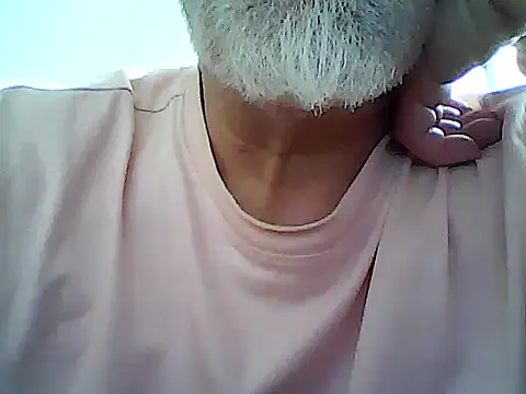 Snapshot of xcimeru chatting on June 16, 8:50 am xcimeru online show from June 16, 8:50 am