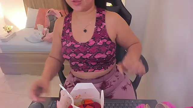 izaro22 online show from January 18, 7:15 pm