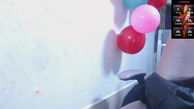 toxxxic cams online show from November 18, 2:17 am