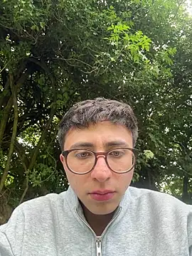 Snapshot of CamiRojas_boy chatting on May 6, 6:35 pm CamiRojas boy online show from May 6, 6:35 pm
