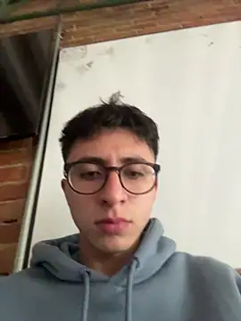 Snapshot of CamiRojas_boy chatting on May 7, 6:46 pm CamiRojas boy online show from May 7, 6:46 pm