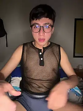 Snapshot of CamiRojas_boy chatting on July 11, 2:47 am CamiRojas boy online show from July 11, 2:47 am