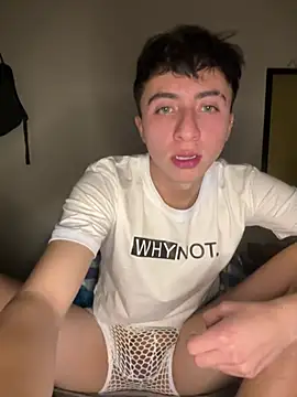 Snapshot of CamiRojas_boy chatting on July 17, 3:35 am CamiRojas boy online show from July 17, 3:35 am