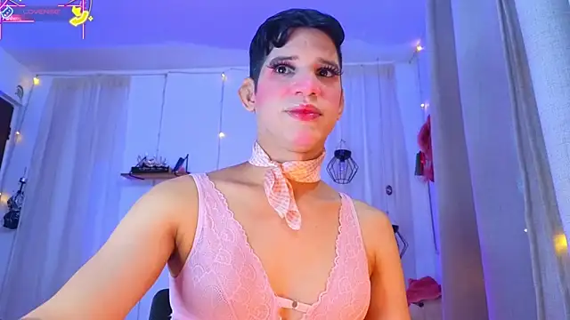 Snapshot of Ariel_Femboy_ chatting on May 6, 11:21 pm Ariel Femboy online show from May 6, 11:21 pm
