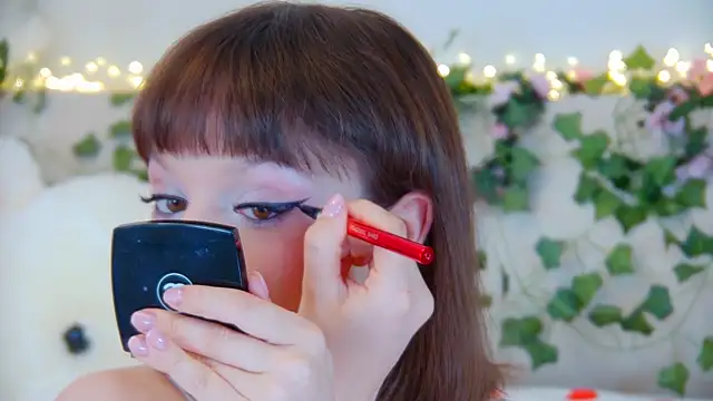 ElisabethDavis online show from April 12, 3:06 pm