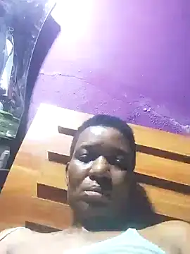 Hailey BaileyXYZ online show from February 7, 8:10 pm