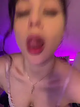 Snapshot of Your_insomniya chatting on December 18, 10:16 pm Your insomniya online show from December 18, 10:16 pm