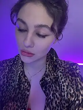 Snapshot of Your_insomniya chatting on February 9, 8:35 pm Your insomniya online show from February 9, 8:35 pm