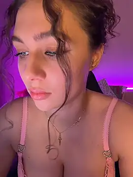 Snapshot of Your_insomniya chatting on April 19, 10:23 pm Your insomniya online show from April 19, 10:23 pm