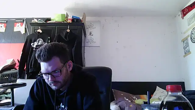 Snapshot of Die-geile-Sau chatting on May 1, 11:37 am Die-geile-Sau online show from May 1, 11:37 am