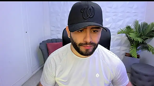 Snapshot of jhon_bear03 chatting on January 25, 11:13 am jhon bear03 online show from January 25, 11:13 am