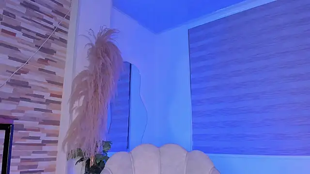 Snapshot of Vanesa_novvoa chatting on February 9, 11:15 pm Vanesa novvoa online show from February 9, 11:15 pm