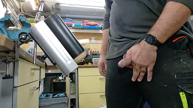 Nikeyone2 online show from October 29, 9:33 am